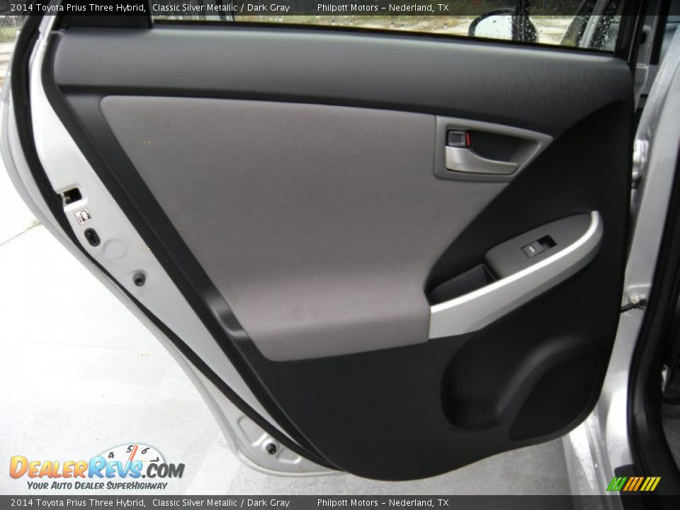 2014 Toyota Prius Three Hybrid Classic Silver Metallic / Dark Gray Photo #20