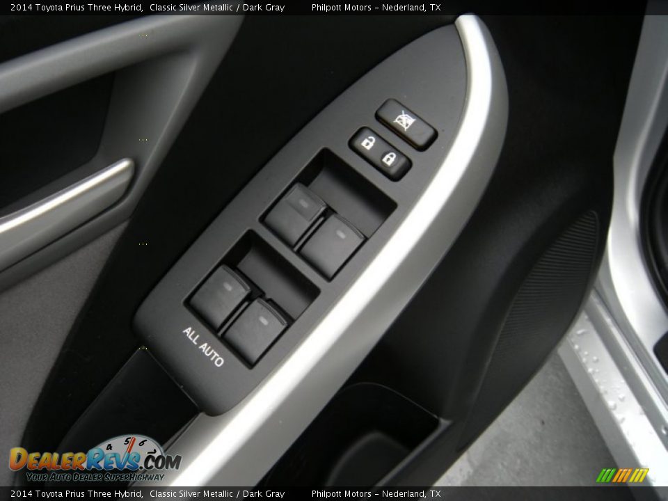 2014 Toyota Prius Three Hybrid Classic Silver Metallic / Dark Gray Photo #23