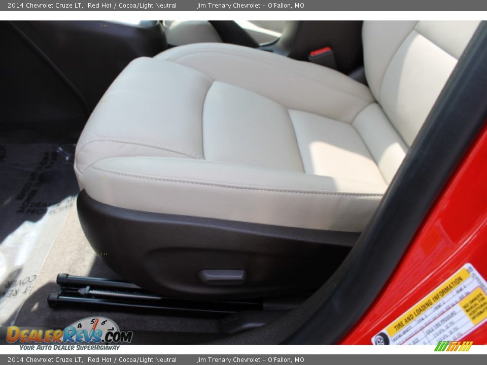 2014 Chevrolet Cruze LT Red Hot / Cocoa/Light Neutral Photo #16