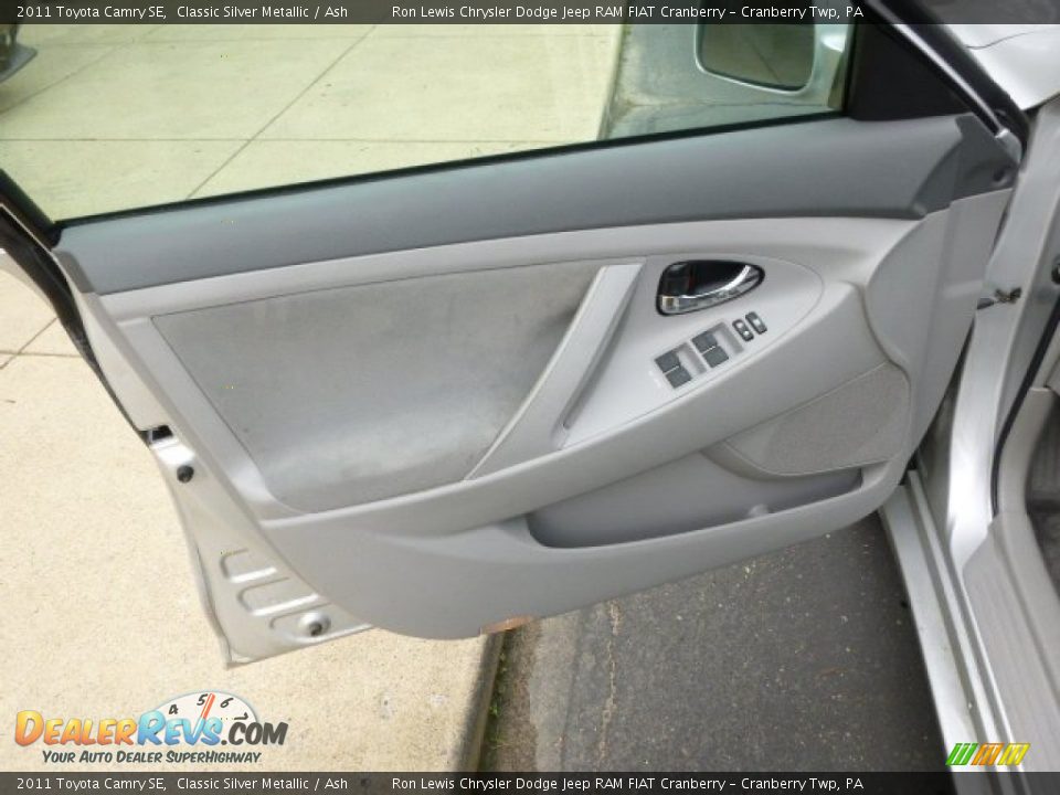 2011 Toyota Camry SE Classic Silver Metallic / Ash Photo #11