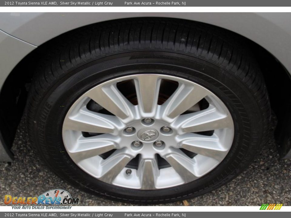 2012 Toyota Sienna XLE AWD Silver Sky Metallic / Light Gray Photo #33