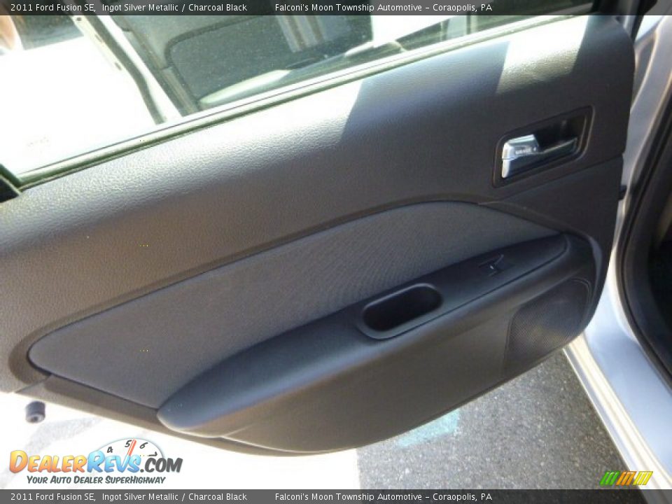 2011 Ford Fusion SE Ingot Silver Metallic / Charcoal Black Photo #18
