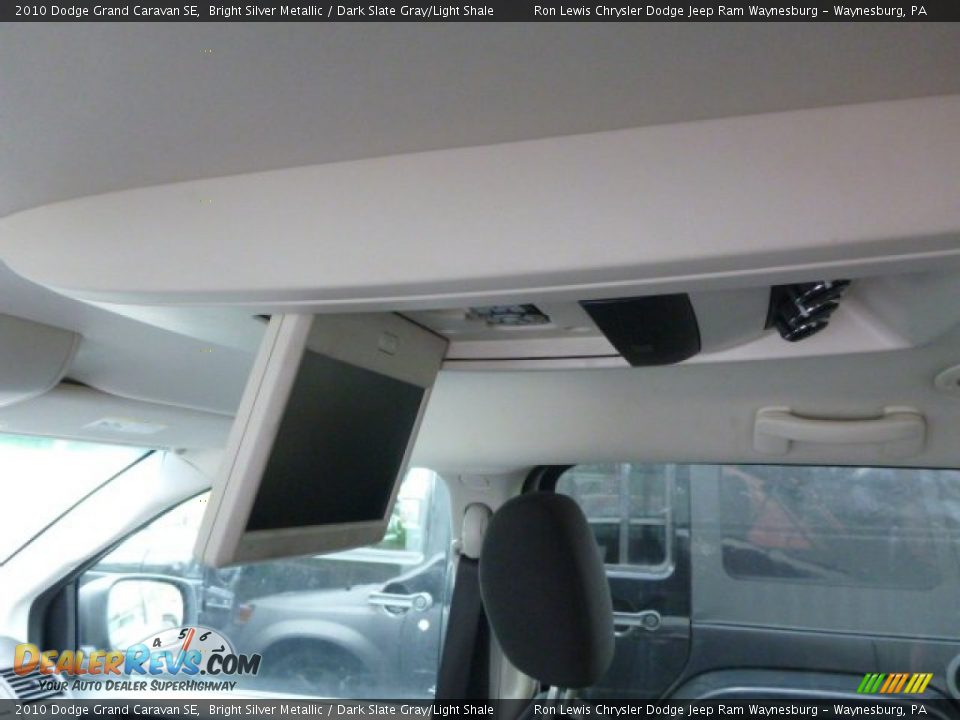 2010 Dodge Grand Caravan SE Bright Silver Metallic / Dark Slate Gray/Light Shale Photo #14