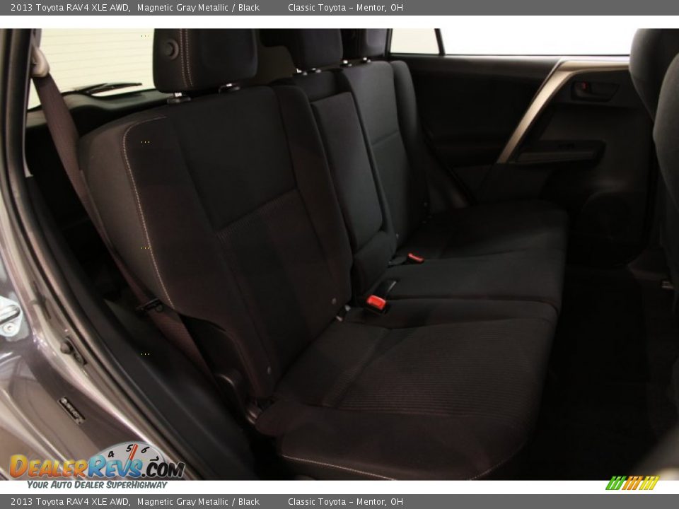 2013 Toyota RAV4 XLE AWD Magnetic Gray Metallic / Black Photo #16