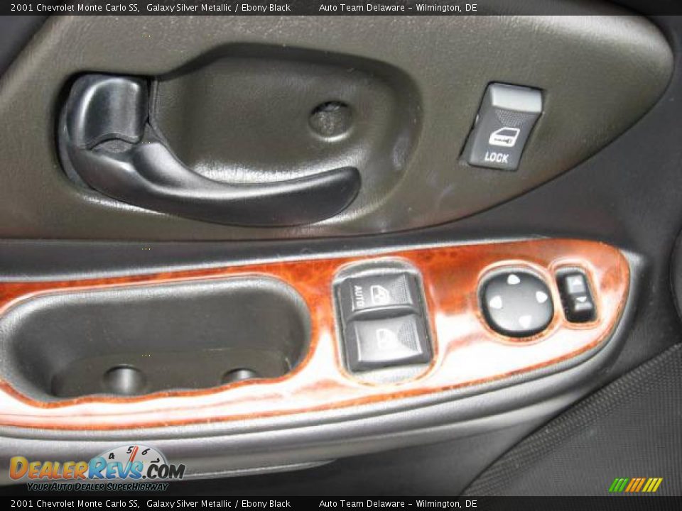 2001 Chevrolet Monte Carlo SS Galaxy Silver Metallic / Ebony Black Photo #13