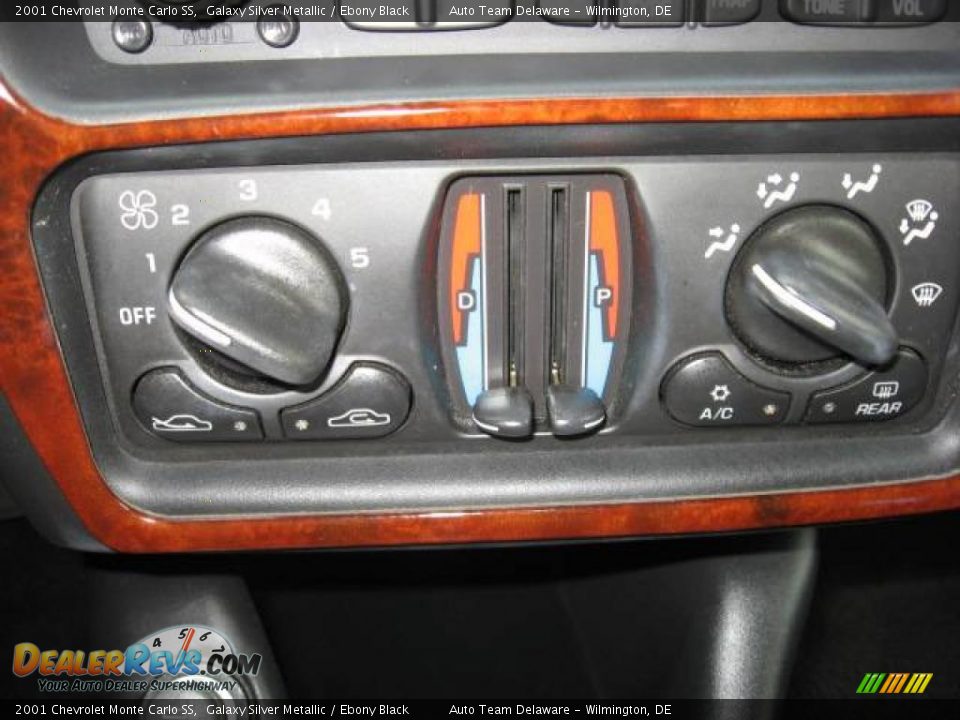 2001 Chevrolet Monte Carlo SS Galaxy Silver Metallic / Ebony Black Photo #20