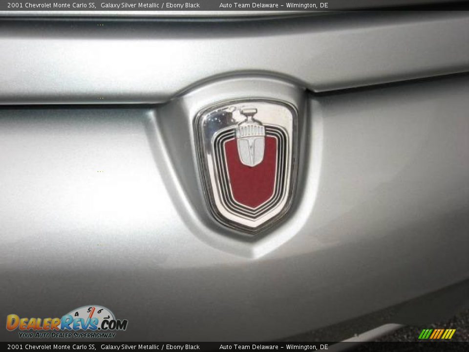 2001 Chevrolet Monte Carlo SS Galaxy Silver Metallic / Ebony Black Photo #33