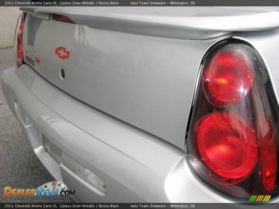 2001 Chevrolet Monte Carlo SS Galaxy Silver Metallic / Ebony Black Photo #35