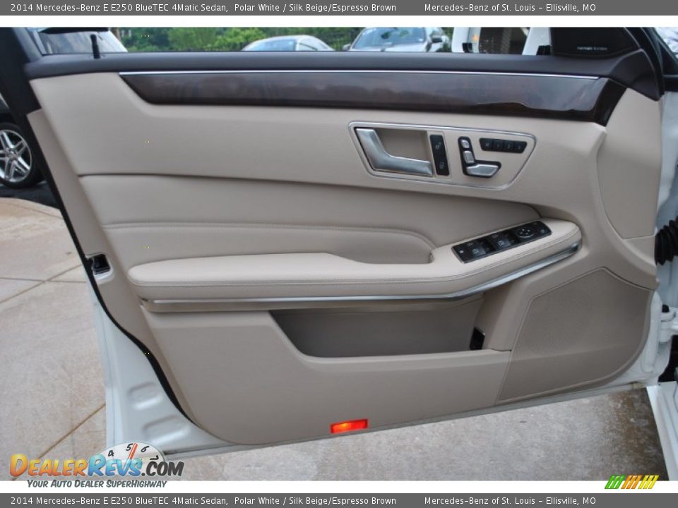 Door Panel of 2014 Mercedes-Benz E E250 BlueTEC 4Matic Sedan Photo #16