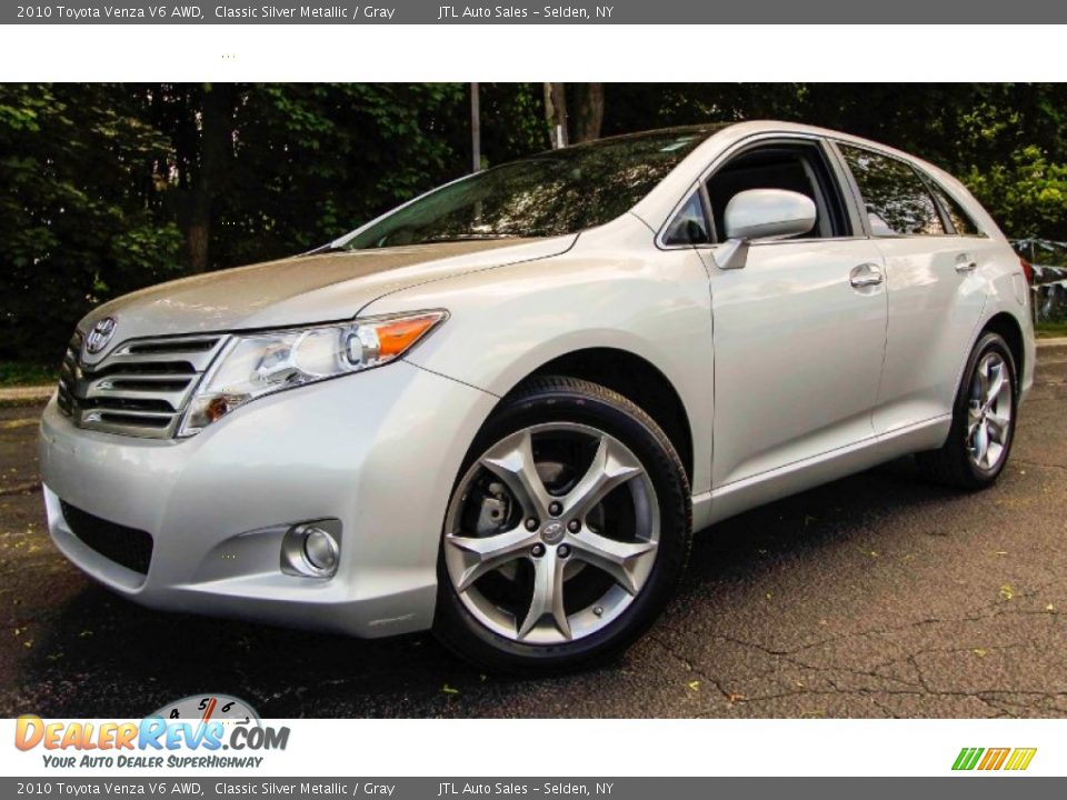 Front 3/4 View of 2010 Toyota Venza V6 AWD Photo #1
