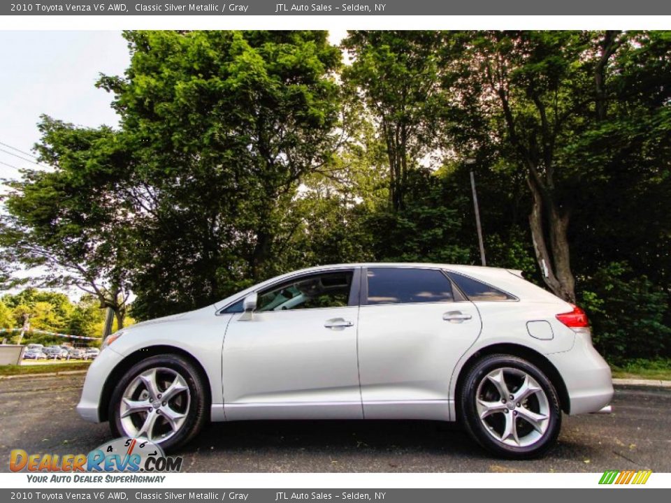 2010 Toyota Venza V6 AWD Classic Silver Metallic / Gray Photo #3