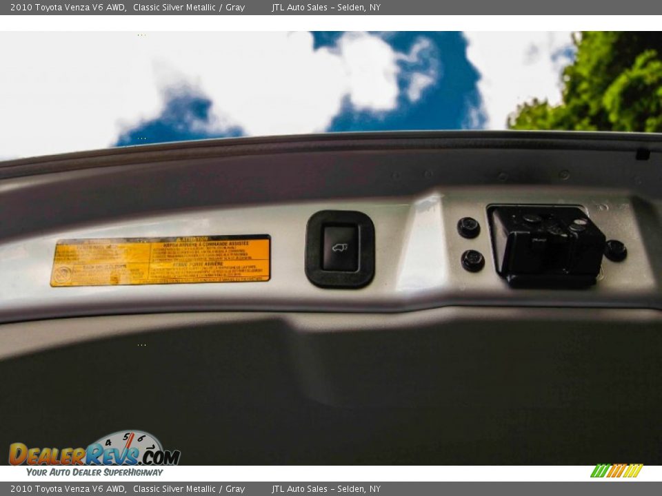 2010 Toyota Venza V6 AWD Classic Silver Metallic / Gray Photo #8