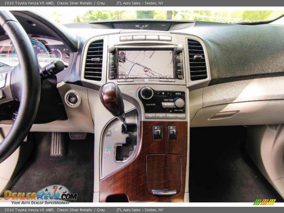 Controls of 2010 Toyota Venza V6 AWD Photo #22