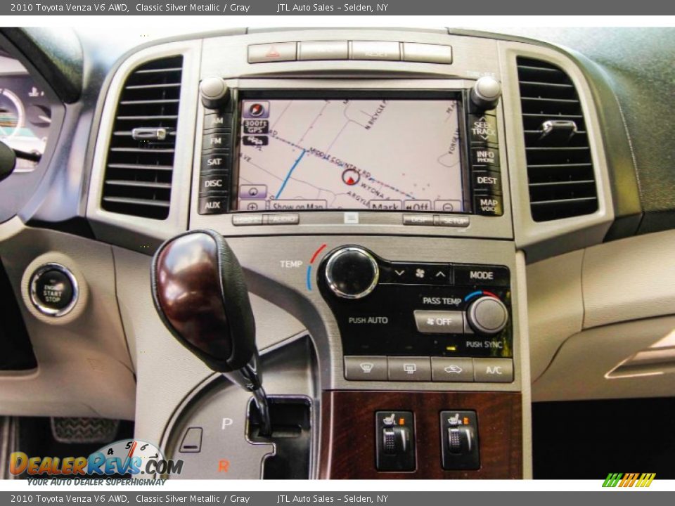 Controls of 2010 Toyota Venza V6 AWD Photo #23