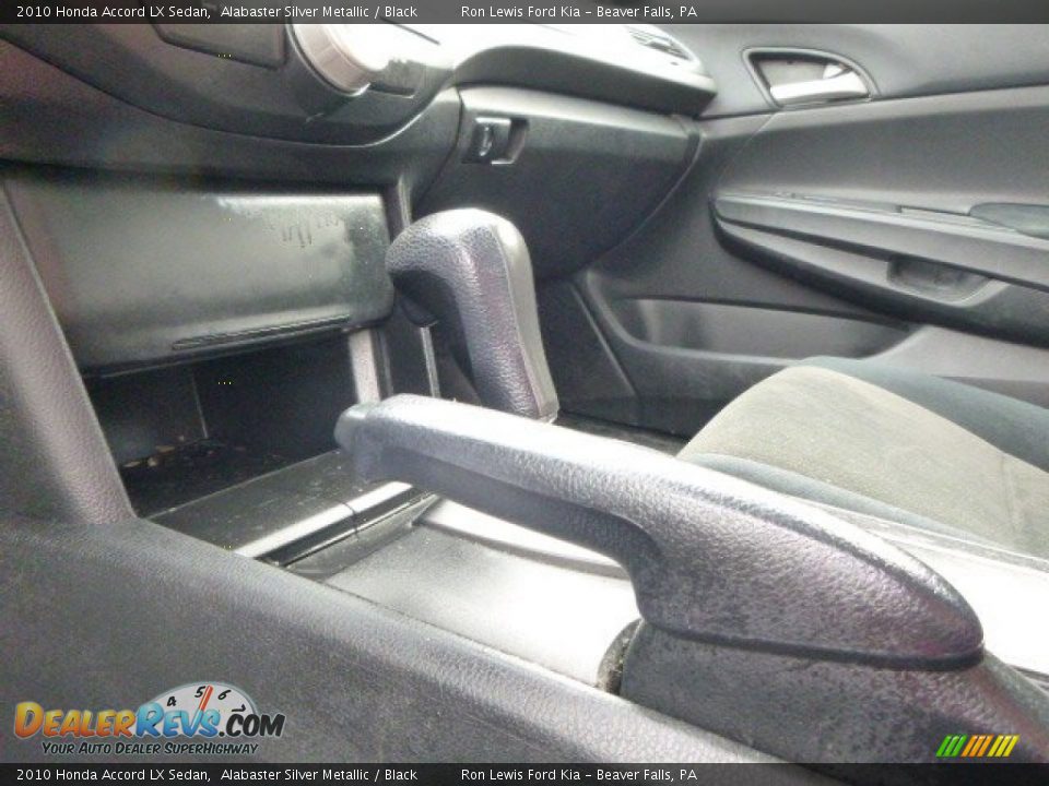 2010 Honda Accord LX Sedan Alabaster Silver Metallic / Black Photo #17