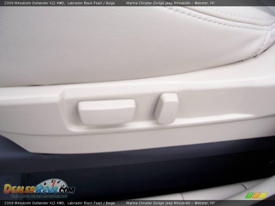 2009 Mitsubishi Outlander XLS 4WD Labrador Black Pearl / Beige Photo #3