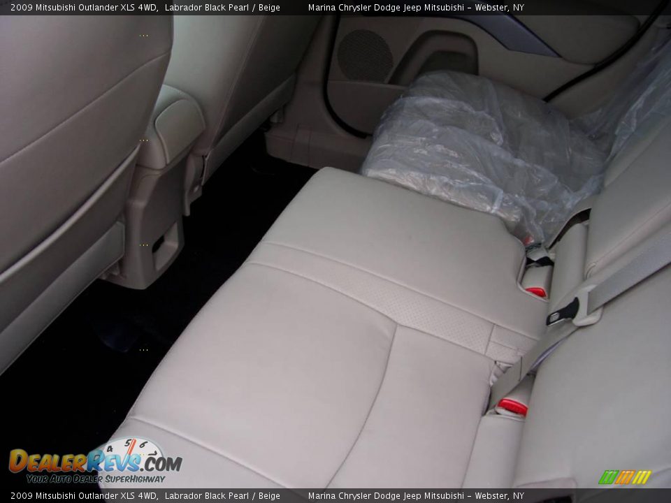 2009 Mitsubishi Outlander XLS 4WD Labrador Black Pearl / Beige Photo #4