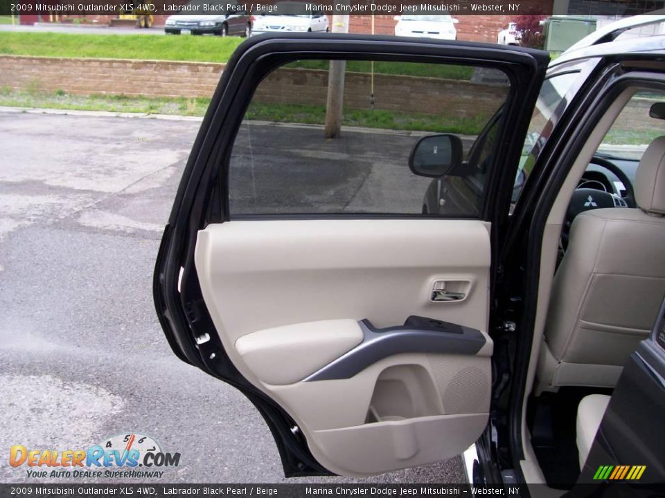 2009 Mitsubishi Outlander XLS 4WD Labrador Black Pearl / Beige Photo #20