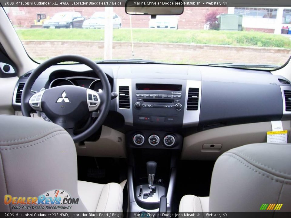 2009 Mitsubishi Outlander XLS 4WD Labrador Black Pearl / Beige Photo #28