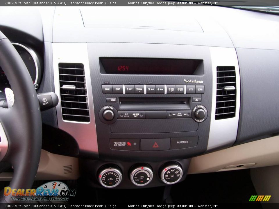 2009 Mitsubishi Outlander XLS 4WD Labrador Black Pearl / Beige Photo #31