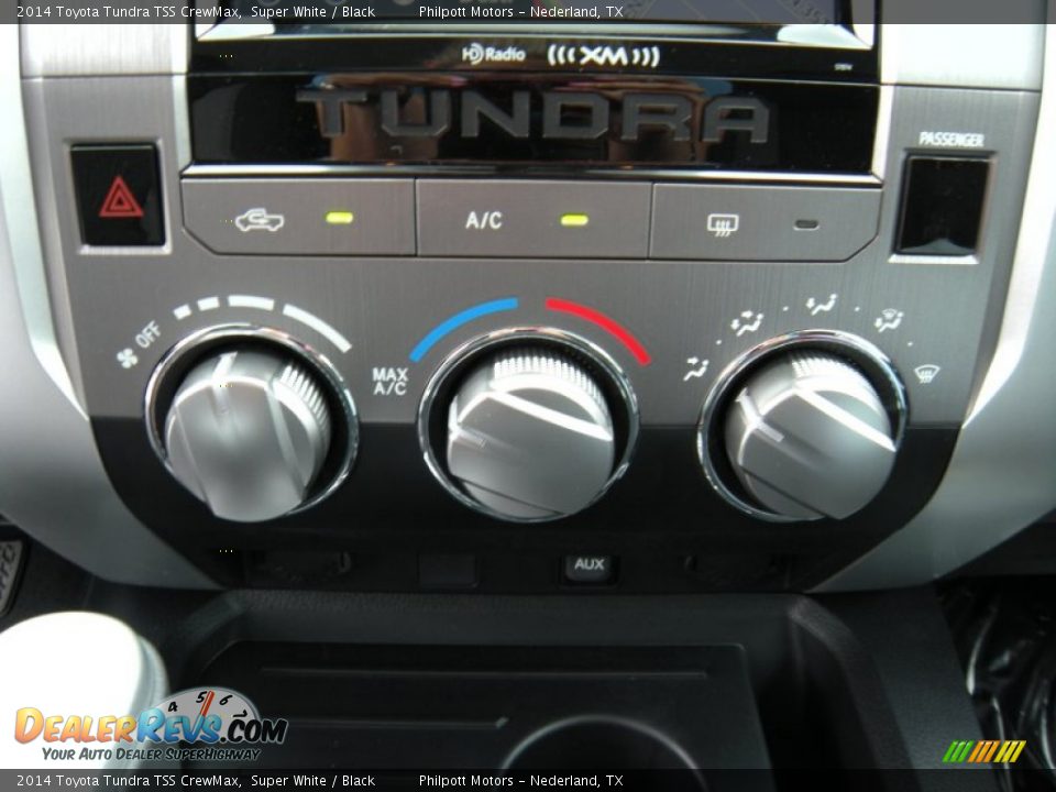 2014 Toyota Tundra TSS CrewMax Super White / Black Photo #30