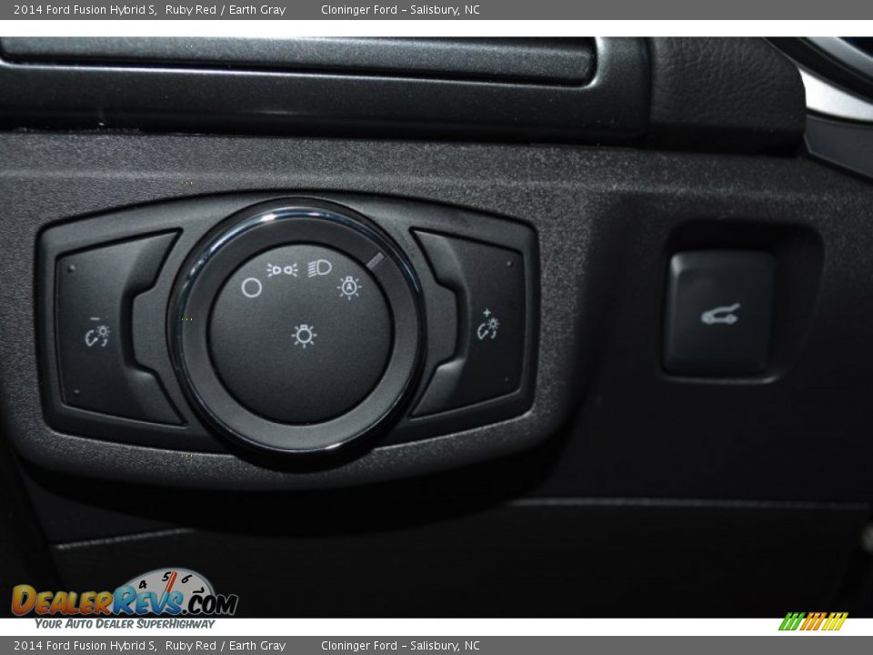 2014 Ford Fusion Hybrid S Ruby Red / Earth Gray Photo #18