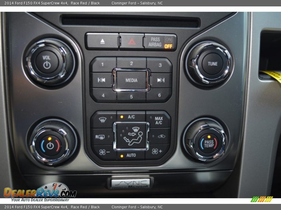 Controls of 2014 Ford F150 FX4 SuperCrew 4x4 Photo #20