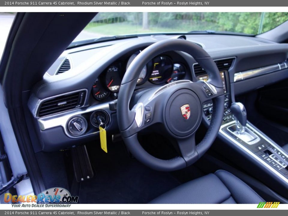 2014 Porsche 911 Carrera 4S Cabriolet Steering Wheel Photo #18