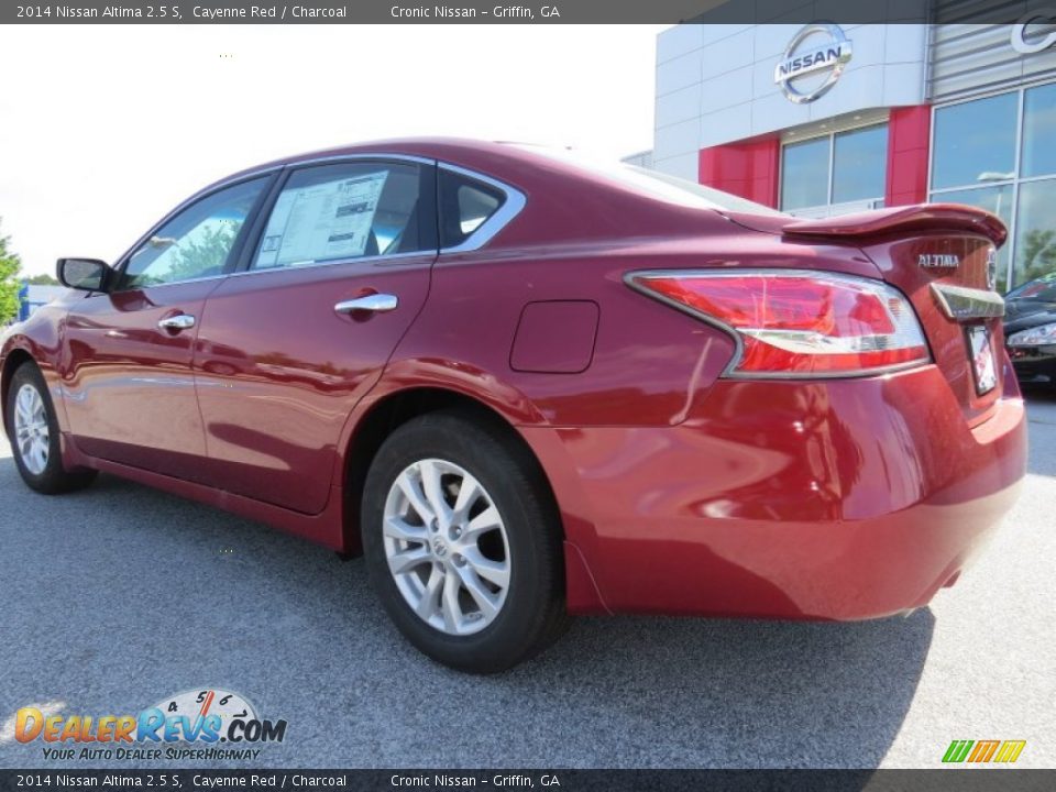 2014 Nissan Altima 2.5 S Cayenne Red / Charcoal Photo #3