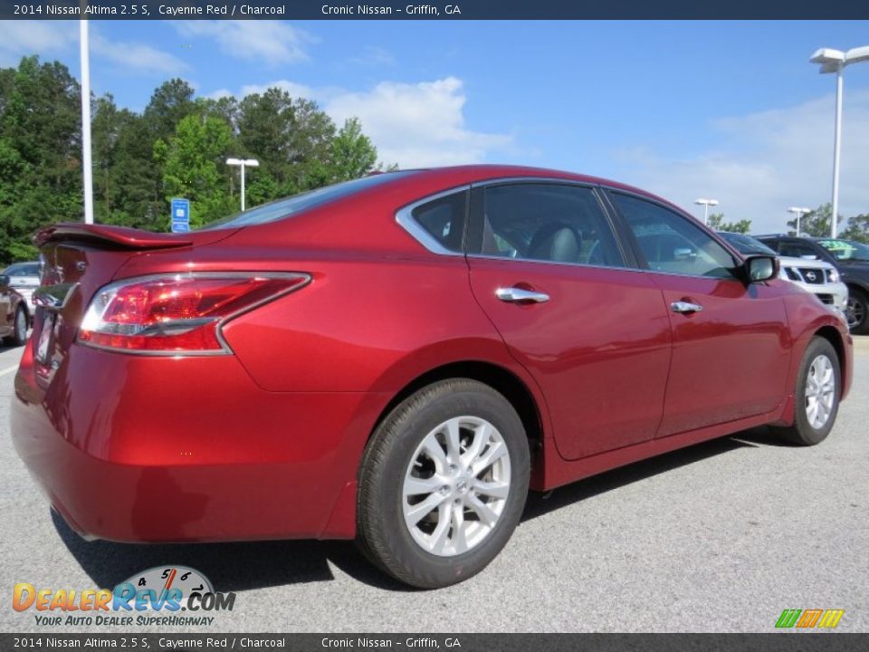 2014 Nissan Altima 2.5 S Cayenne Red / Charcoal Photo #5