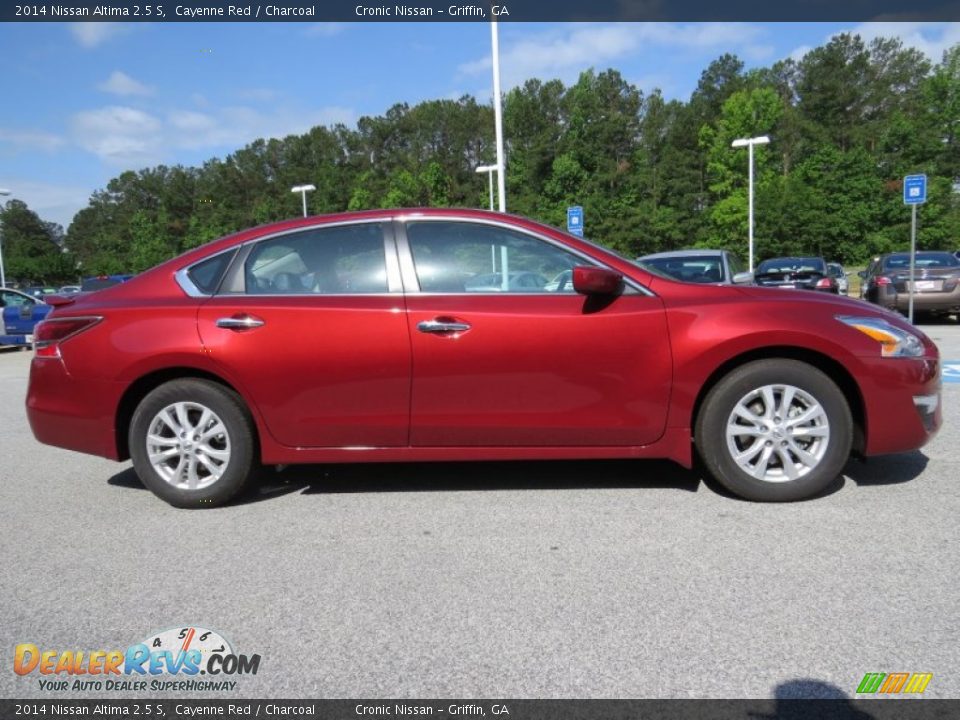 2014 Nissan Altima 2.5 S Cayenne Red / Charcoal Photo #6