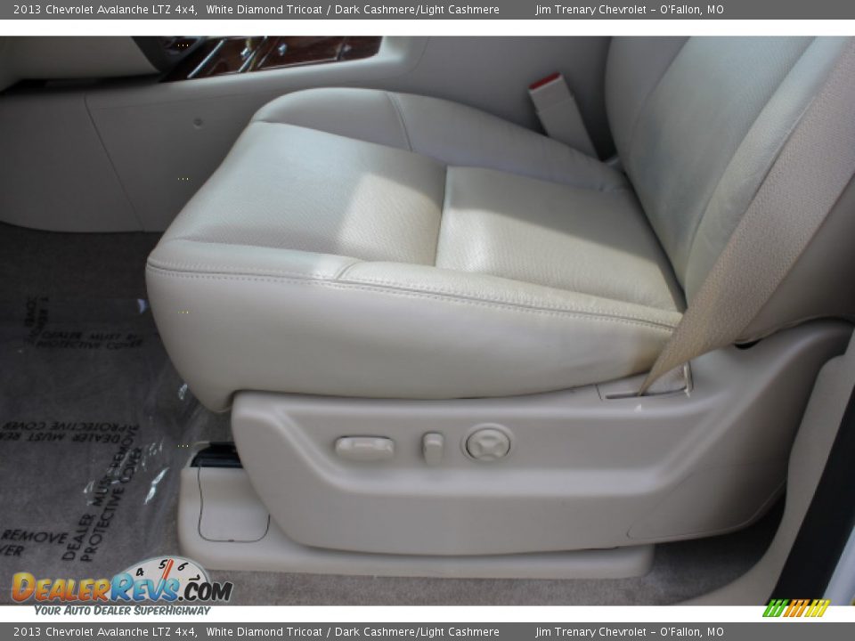 2013 Chevrolet Avalanche LTZ 4x4 White Diamond Tricoat / Dark Cashmere/Light Cashmere Photo #16