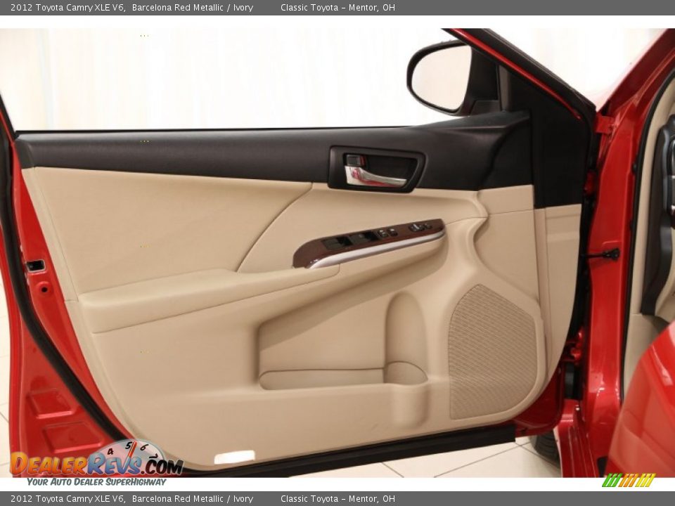 2012 Toyota Camry XLE V6 Barcelona Red Metallic / Ivory Photo #4