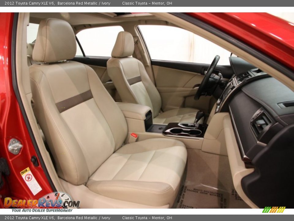 2012 Toyota Camry XLE V6 Barcelona Red Metallic / Ivory Photo #14