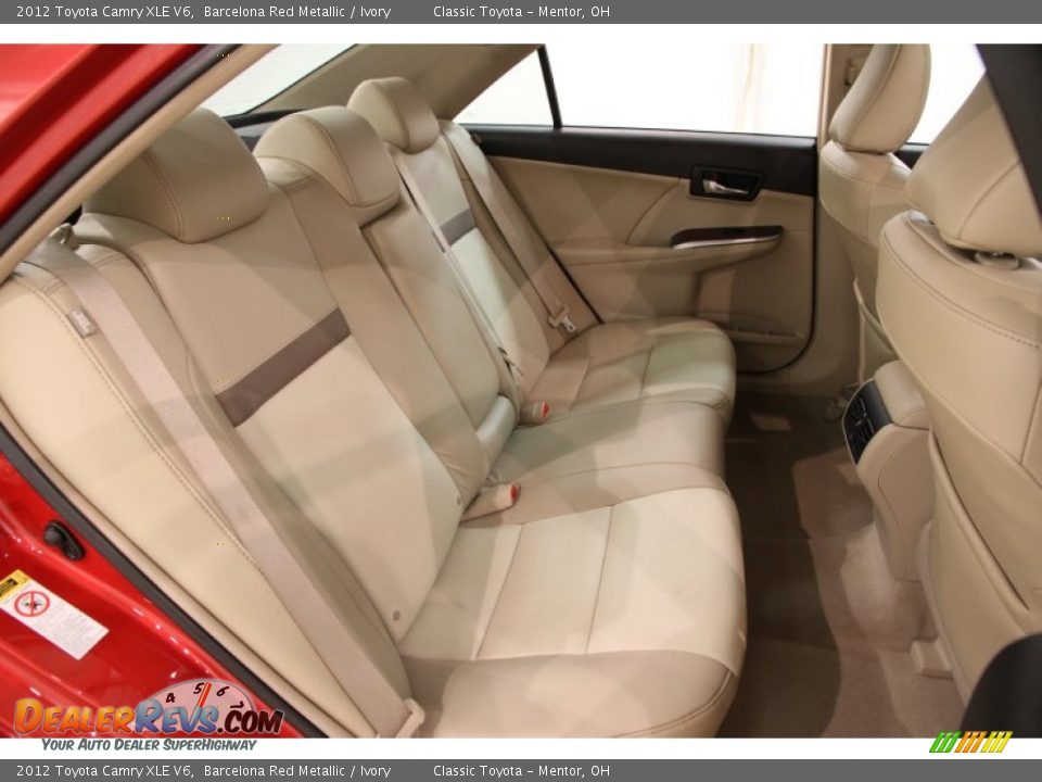 2012 Toyota Camry XLE V6 Barcelona Red Metallic / Ivory Photo #15