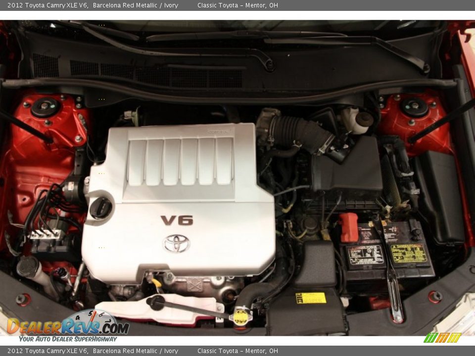 2012 Toyota Camry XLE V6 Barcelona Red Metallic / Ivory Photo #18