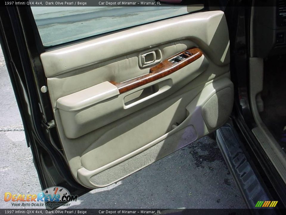 1997 Infiniti QX4 4x4 Dark Olive Pearl / Beige Photo #11