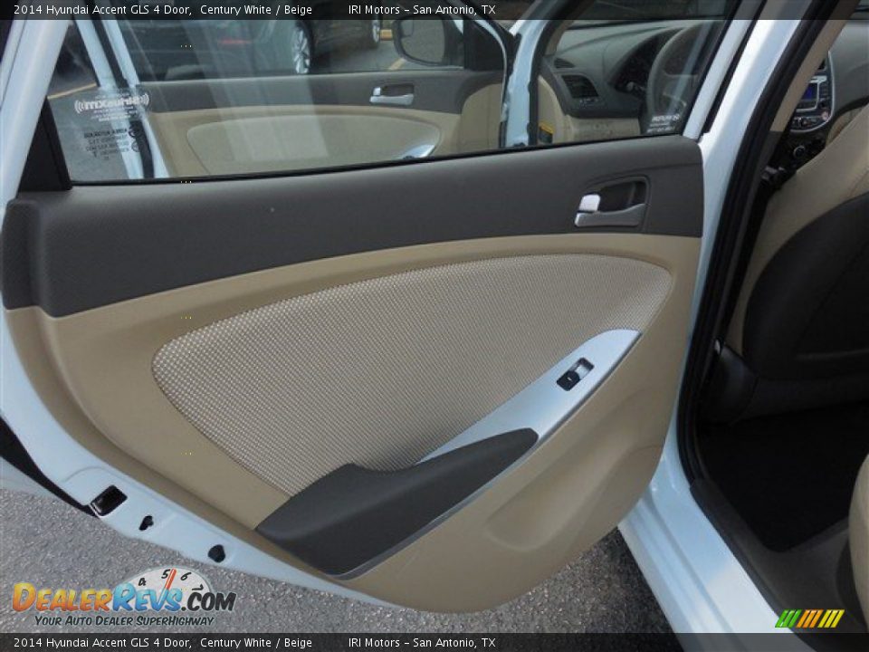 2014 Hyundai Accent GLS 4 Door Century White / Beige Photo #14