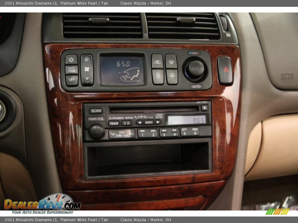 Controls of 2001 Mitsubishi Diamante LS Photo #8