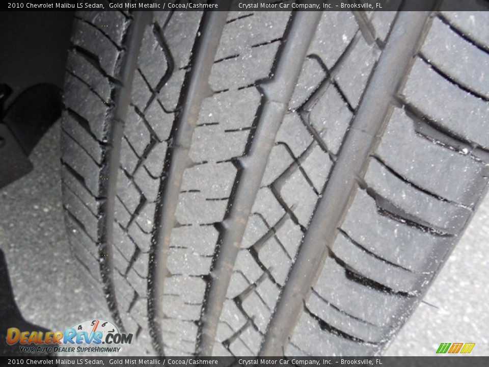 2010 Chevrolet Malibu LS Sedan Gold Mist Metallic / Cocoa/Cashmere Photo #15