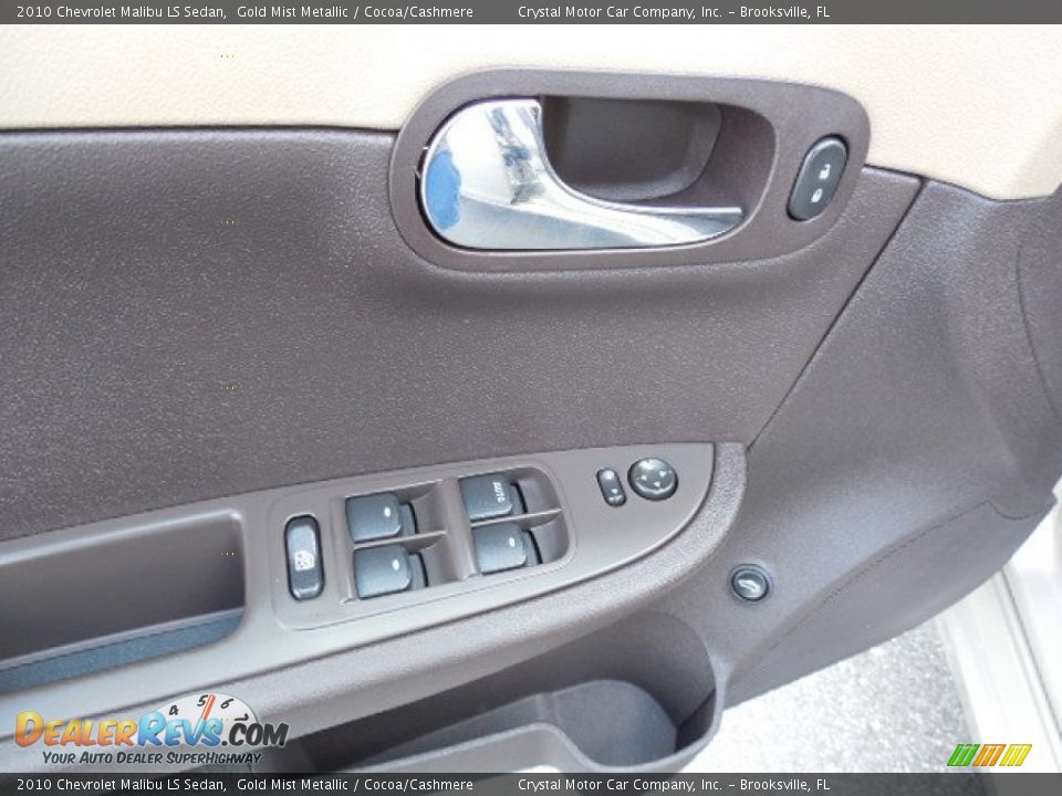 2010 Chevrolet Malibu LS Sedan Gold Mist Metallic / Cocoa/Cashmere Photo #17