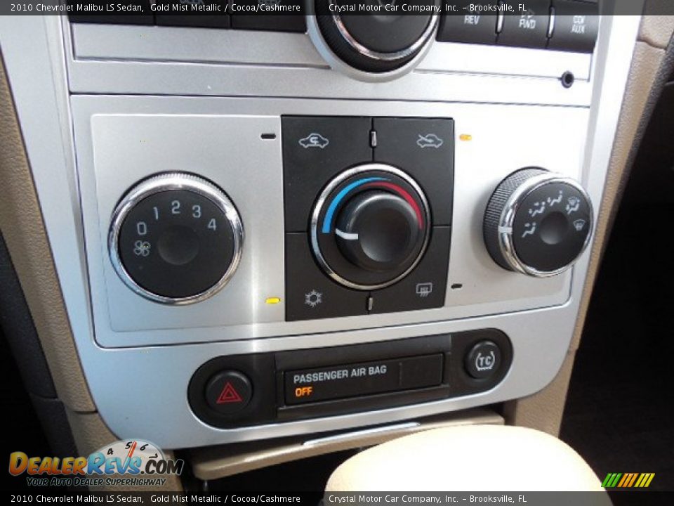 2010 Chevrolet Malibu LS Sedan Gold Mist Metallic / Cocoa/Cashmere Photo #20