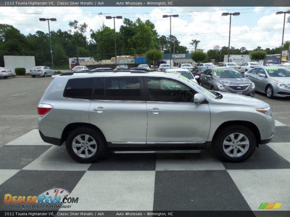2011 Toyota Highlander V6 Classic Silver Metallic / Ash Photo #3