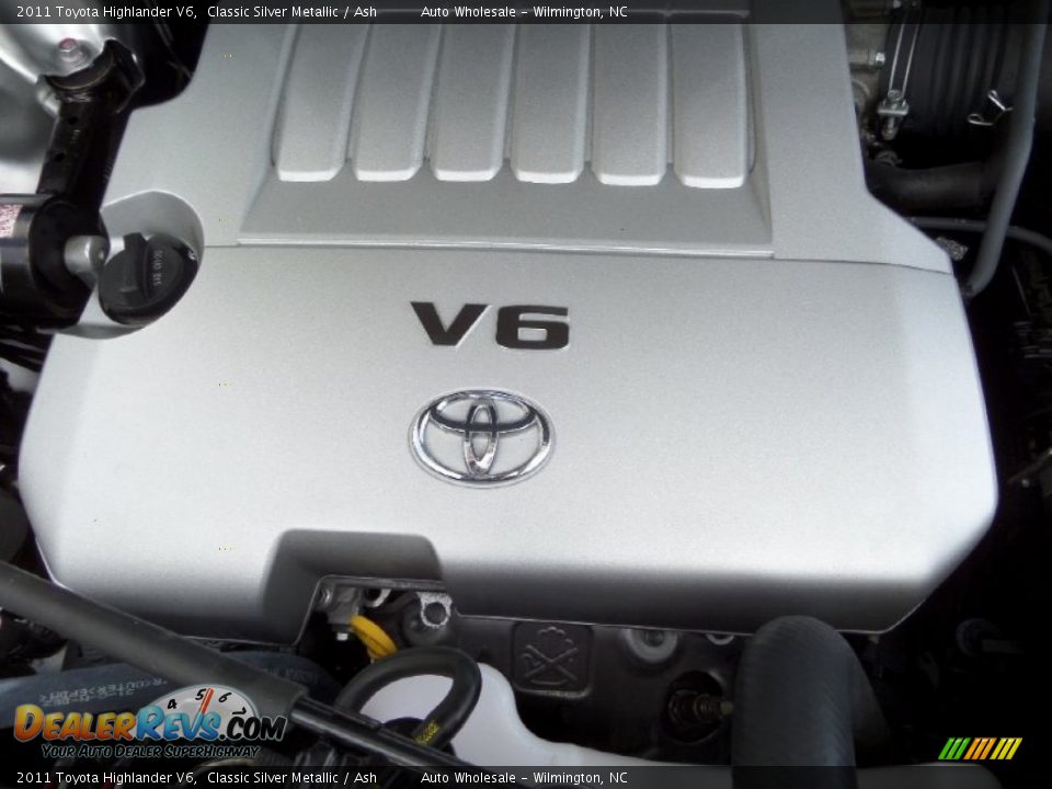 2011 Toyota Highlander V6 Classic Silver Metallic / Ash Photo #6