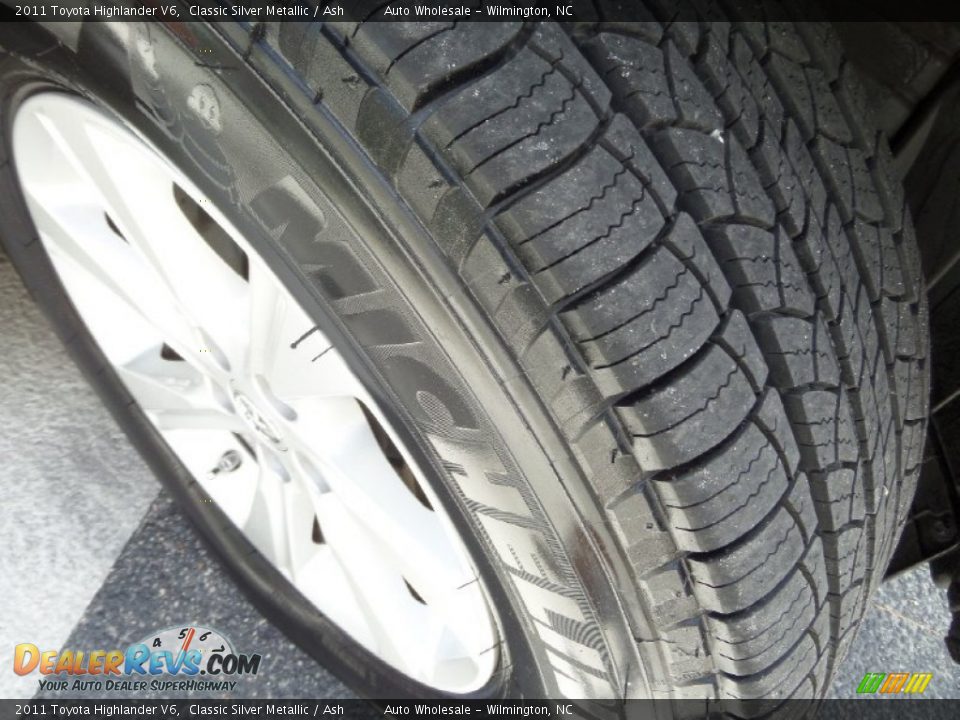 2011 Toyota Highlander V6 Classic Silver Metallic / Ash Photo #8