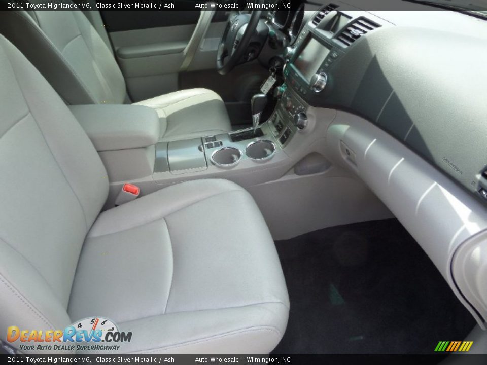 2011 Toyota Highlander V6 Classic Silver Metallic / Ash Photo #13