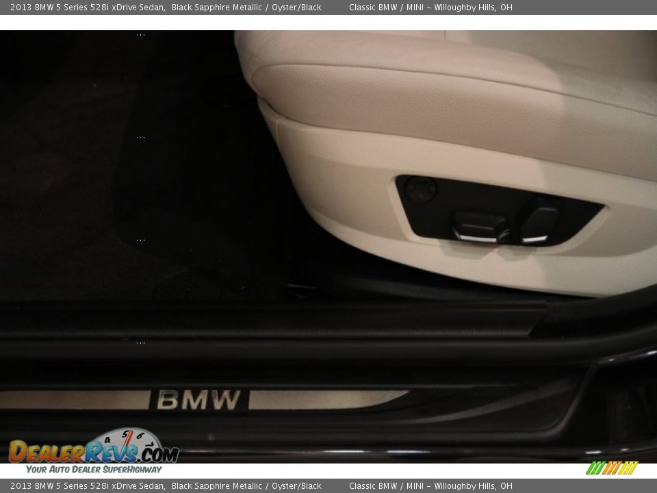 2013 BMW 5 Series 528i xDrive Sedan Black Sapphire Metallic / Oyster/Black Photo #8