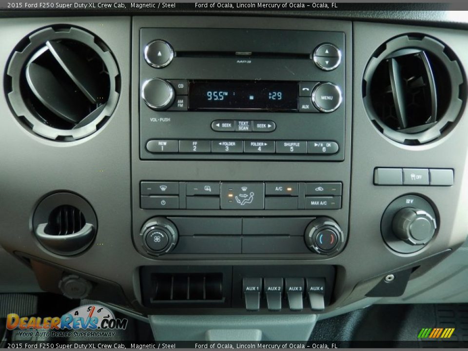 Controls of 2015 Ford F250 Super Duty XL Crew Cab Photo #10