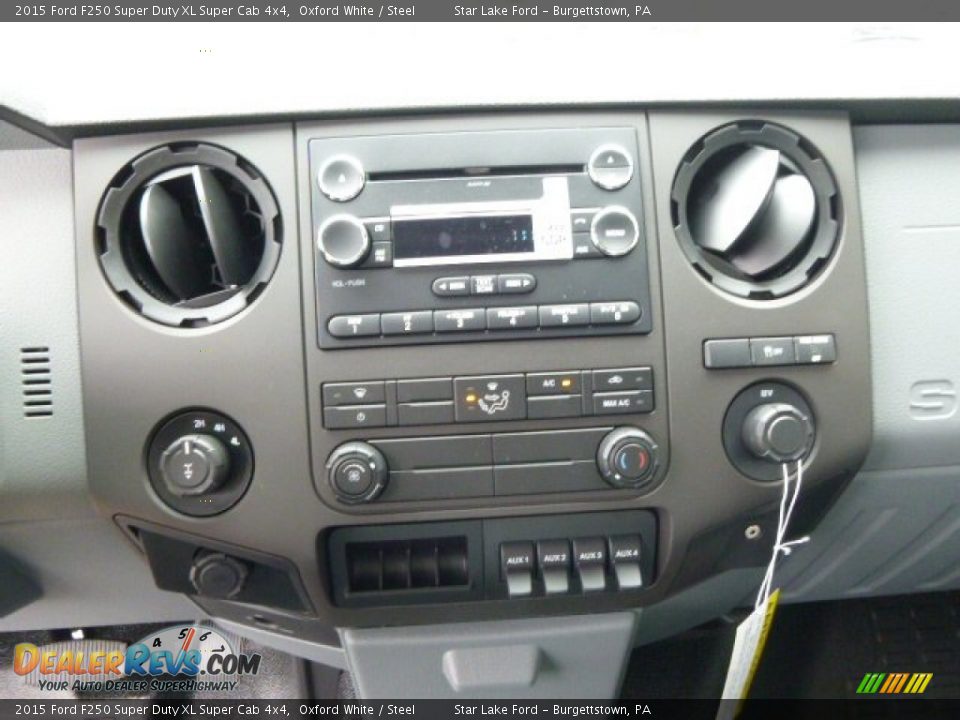 2015 Ford F250 Super Duty XL Super Cab 4x4 Oxford White / Steel Photo #14