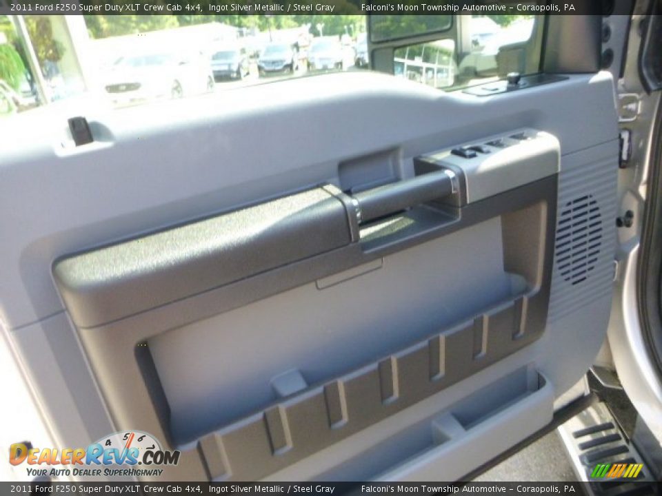 2011 Ford F250 Super Duty XLT Crew Cab 4x4 Ingot Silver Metallic / Steel Gray Photo #18
